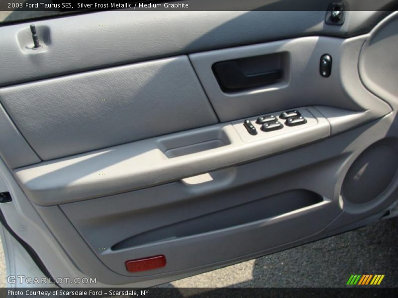 Silver Frost Metallic / Medium Graphite 2003 Ford Taurus SES