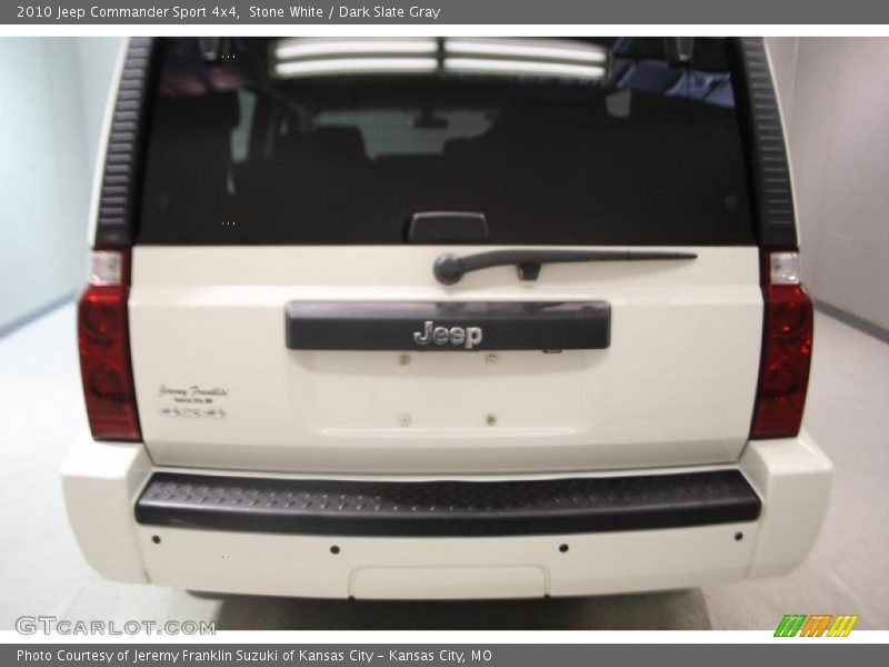 Stone White / Dark Slate Gray 2010 Jeep Commander Sport 4x4
