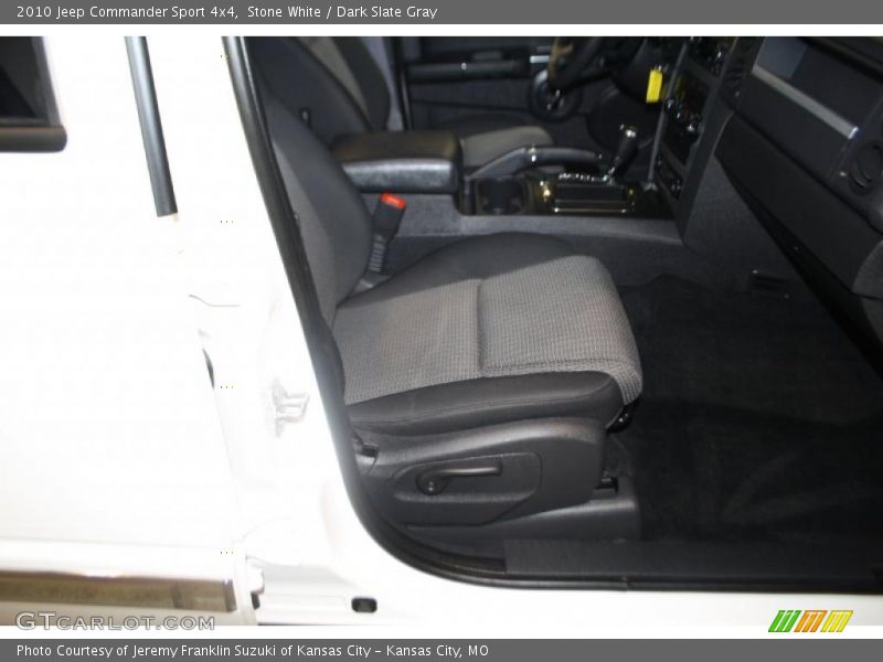 Stone White / Dark Slate Gray 2010 Jeep Commander Sport 4x4