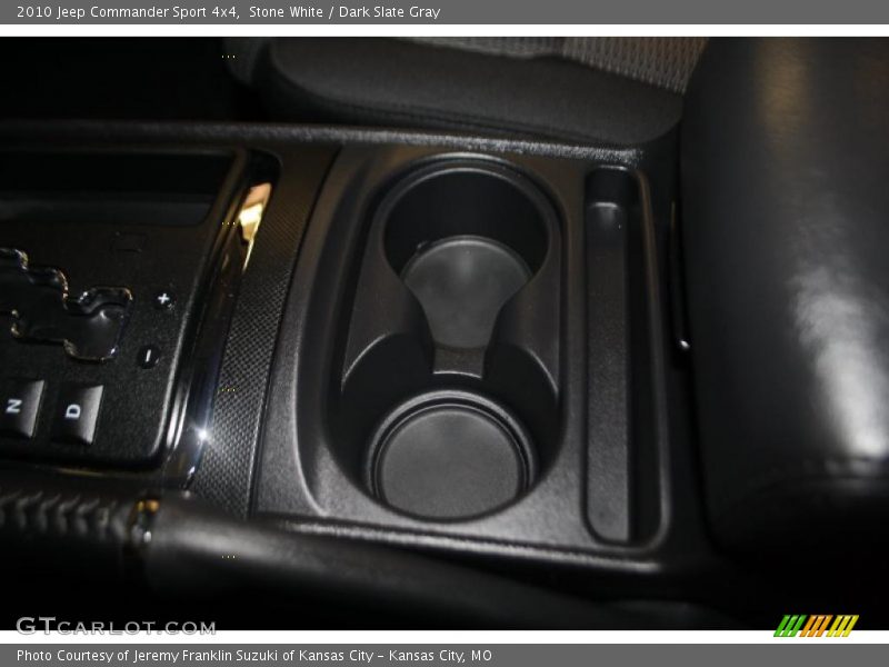 Stone White / Dark Slate Gray 2010 Jeep Commander Sport 4x4