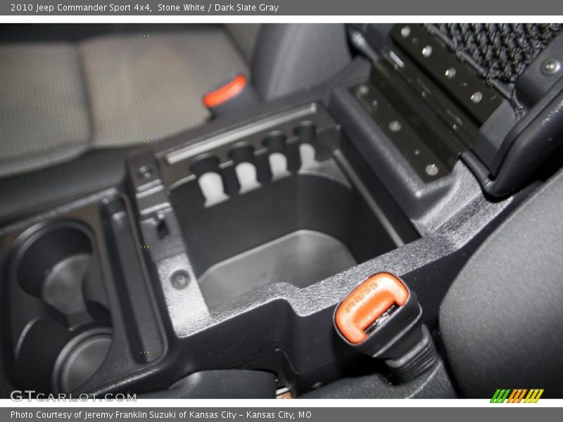 Stone White / Dark Slate Gray 2010 Jeep Commander Sport 4x4