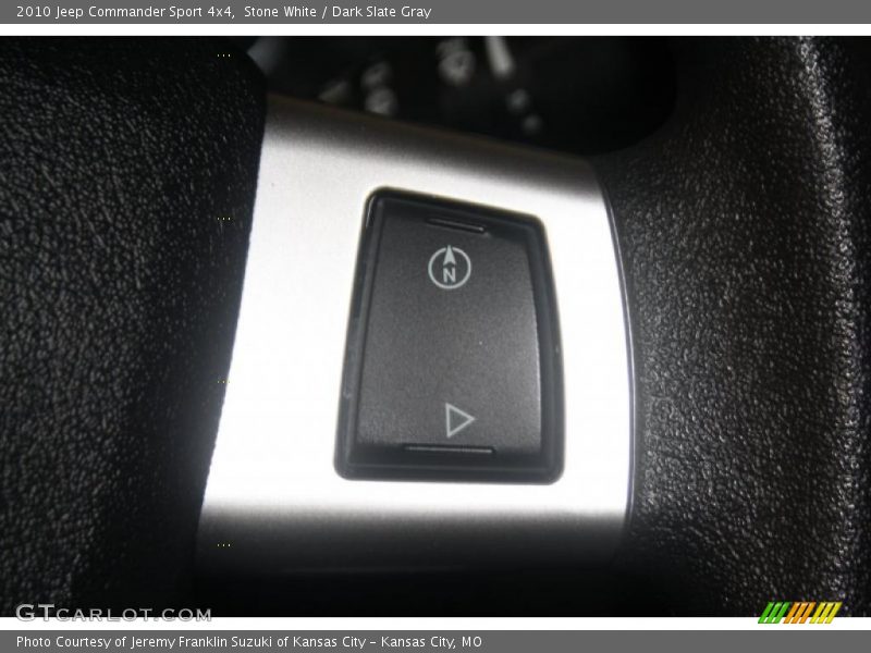 Stone White / Dark Slate Gray 2010 Jeep Commander Sport 4x4