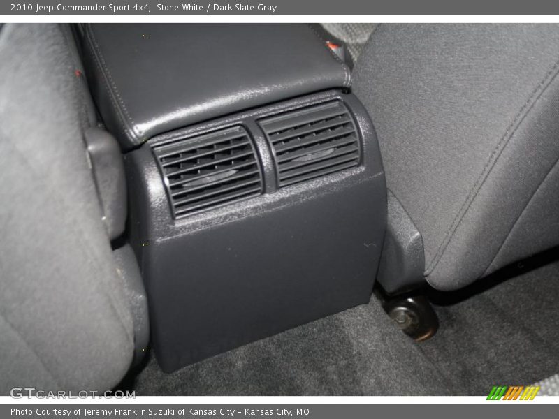 Stone White / Dark Slate Gray 2010 Jeep Commander Sport 4x4