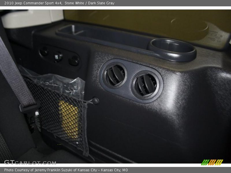 Stone White / Dark Slate Gray 2010 Jeep Commander Sport 4x4