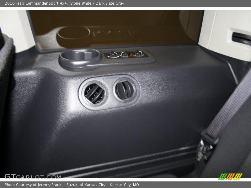 Stone White / Dark Slate Gray 2010 Jeep Commander Sport 4x4