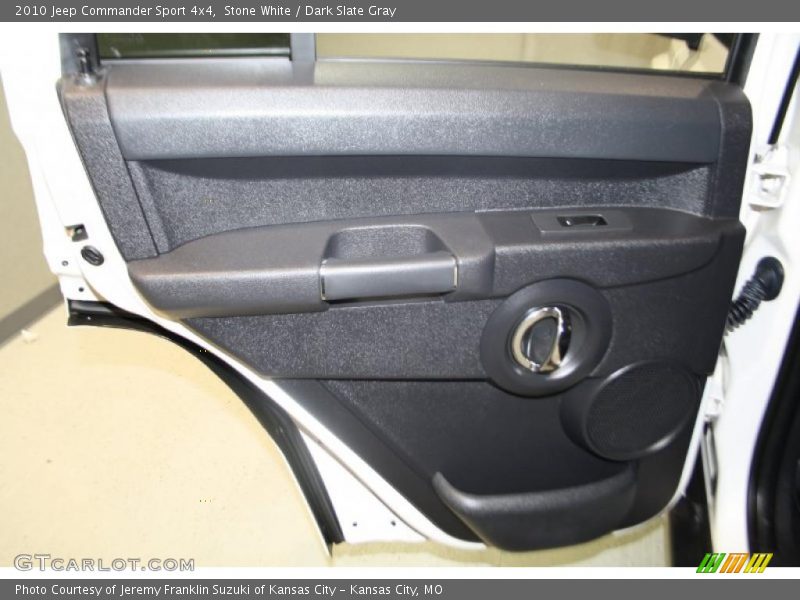 Stone White / Dark Slate Gray 2010 Jeep Commander Sport 4x4