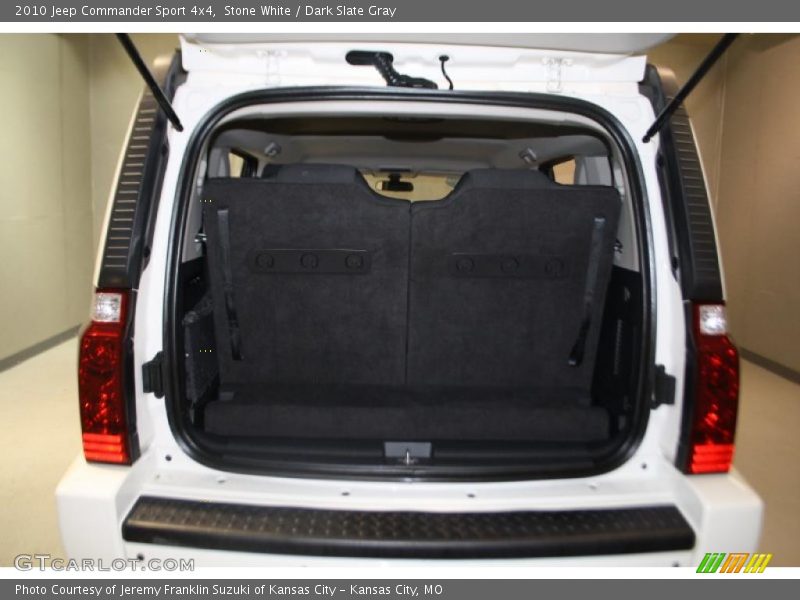 Stone White / Dark Slate Gray 2010 Jeep Commander Sport 4x4