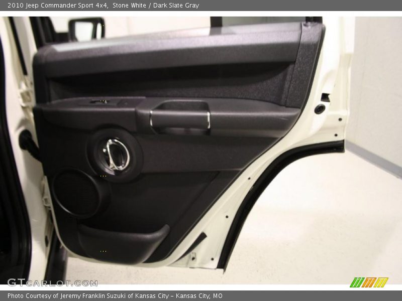 Stone White / Dark Slate Gray 2010 Jeep Commander Sport 4x4