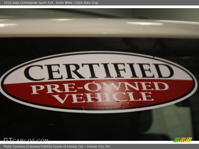 Stone White / Dark Slate Gray 2010 Jeep Commander Sport 4x4