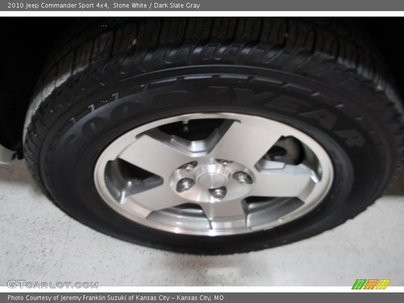 Stone White / Dark Slate Gray 2010 Jeep Commander Sport 4x4