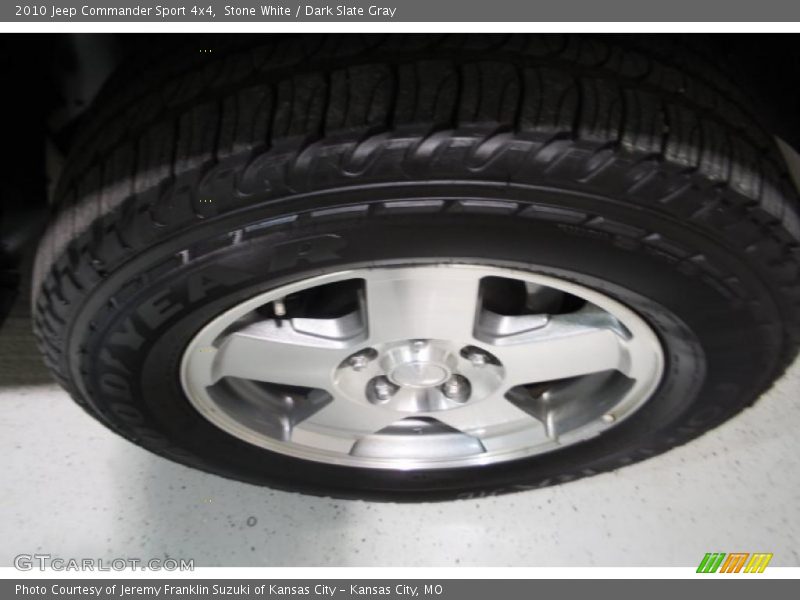 Stone White / Dark Slate Gray 2010 Jeep Commander Sport 4x4