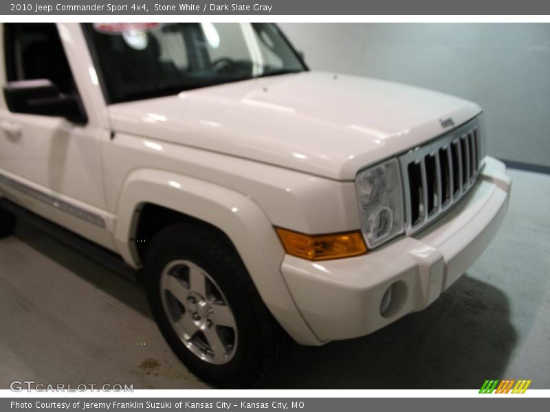 Stone White / Dark Slate Gray 2010 Jeep Commander Sport 4x4