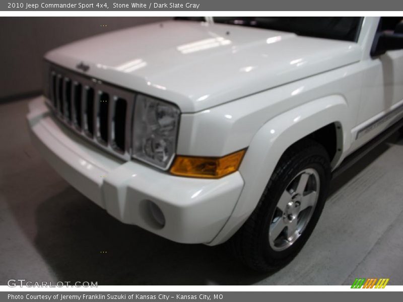 Stone White / Dark Slate Gray 2010 Jeep Commander Sport 4x4