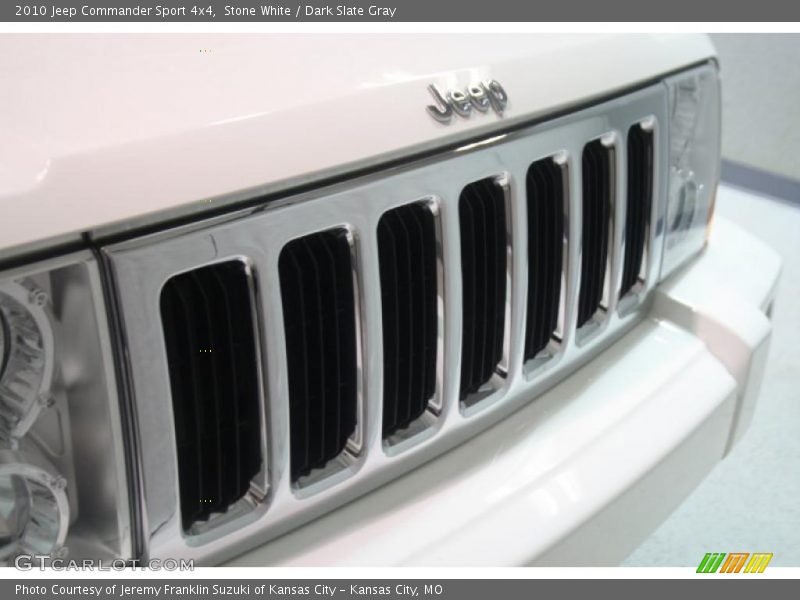 Stone White / Dark Slate Gray 2010 Jeep Commander Sport 4x4