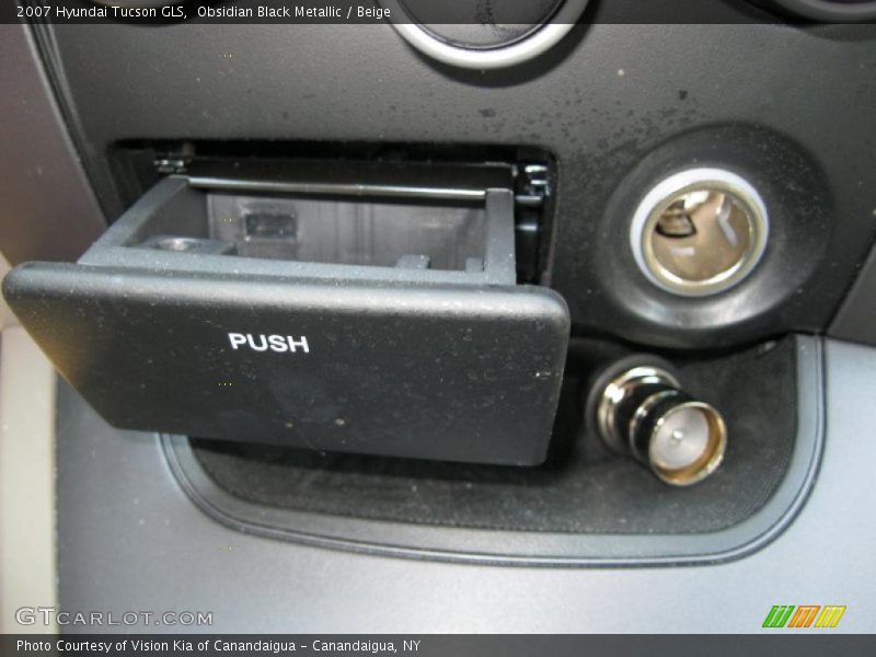 Obsidian Black Metallic / Beige 2007 Hyundai Tucson GLS