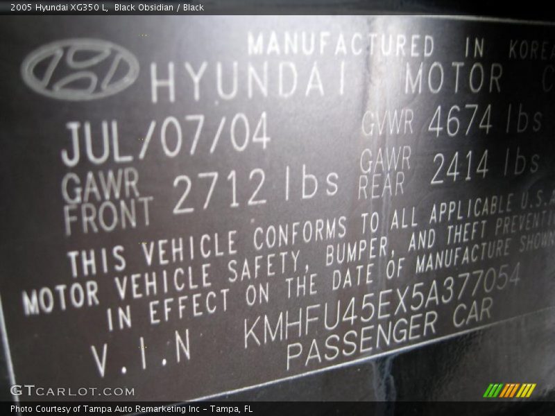 Black Obsidian / Black 2005 Hyundai XG350 L