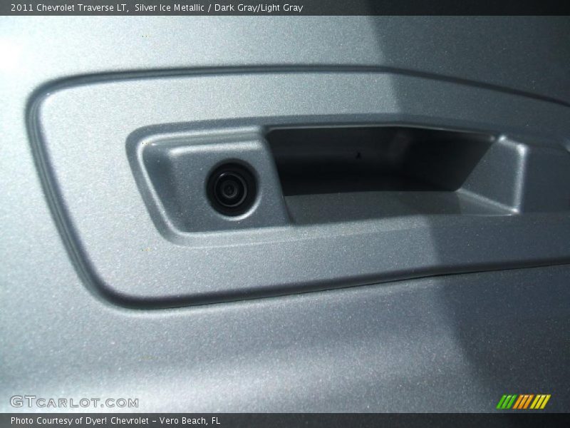 Silver Ice Metallic / Dark Gray/Light Gray 2011 Chevrolet Traverse LT
