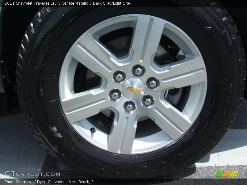 Silver Ice Metallic / Dark Gray/Light Gray 2011 Chevrolet Traverse LT