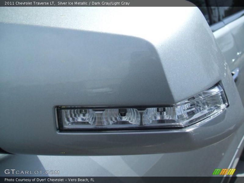 Silver Ice Metallic / Dark Gray/Light Gray 2011 Chevrolet Traverse LT