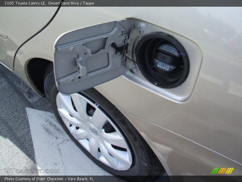 Desert Sand Mica / Taupe 2005 Toyota Camry LE