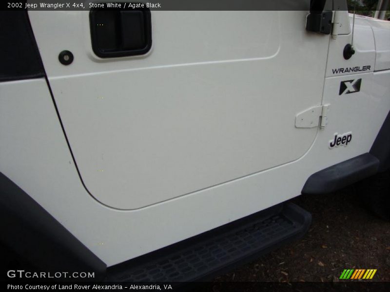 Stone White / Agate Black 2002 Jeep Wrangler X 4x4