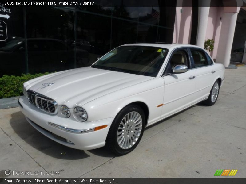 White Onyx / Barley 2005 Jaguar XJ Vanden Plas