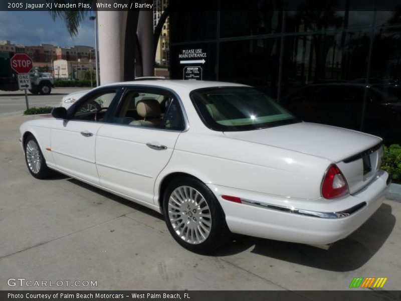 White Onyx / Barley 2005 Jaguar XJ Vanden Plas
