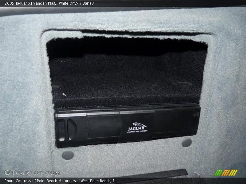 White Onyx / Barley 2005 Jaguar XJ Vanden Plas