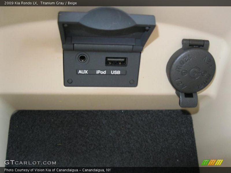 Titanium Gray / Beige 2009 Kia Rondo LX