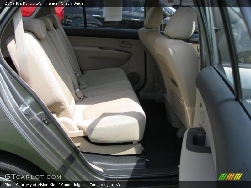 Titanium Gray / Beige 2009 Kia Rondo LX