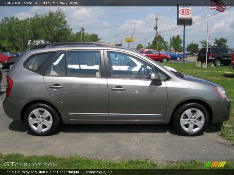 Titanium Gray / Beige 2009 Kia Rondo LX