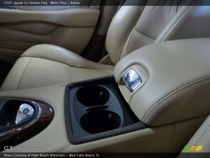 White Onyx / Barley 2005 Jaguar XJ Vanden Plas