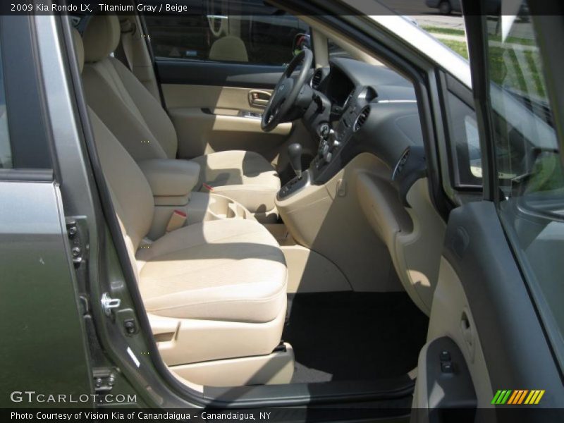 Titanium Gray / Beige 2009 Kia Rondo LX