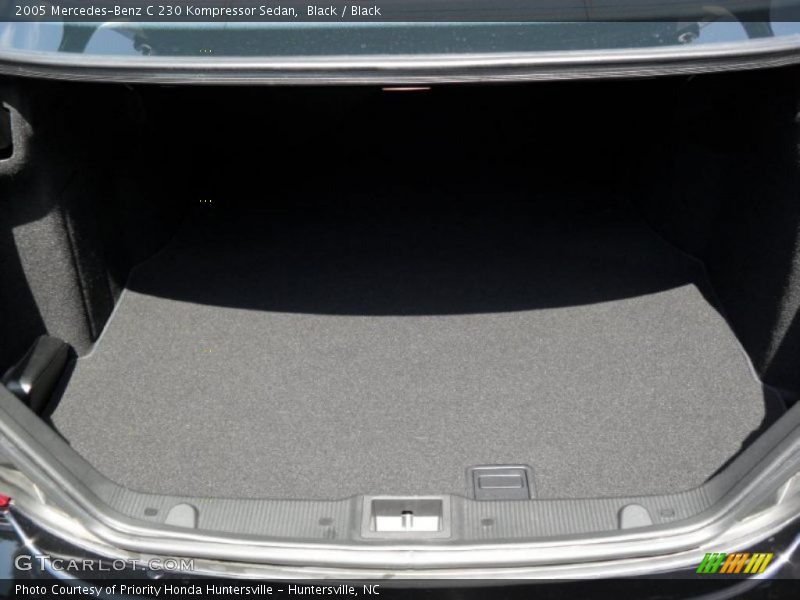 Black / Black 2005 Mercedes-Benz C 230 Kompressor Sedan