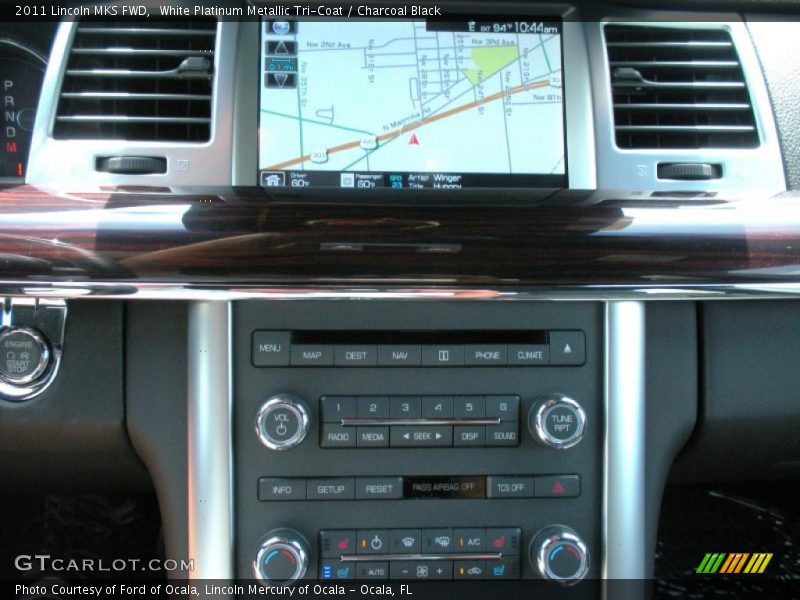 White Platinum Metallic Tri-Coat / Charcoal Black 2011 Lincoln MKS FWD