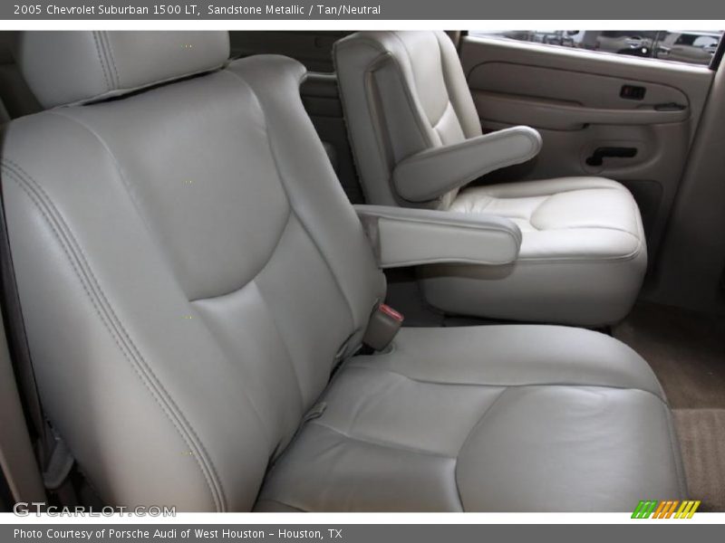Sandstone Metallic / Tan/Neutral 2005 Chevrolet Suburban 1500 LT