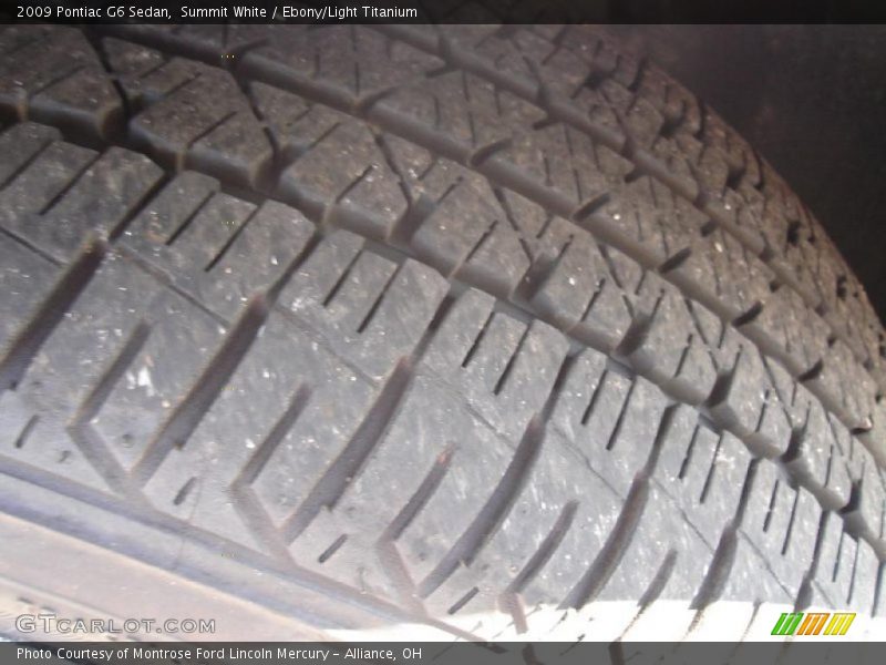 Summit White / Ebony/Light Titanium 2009 Pontiac G6 Sedan