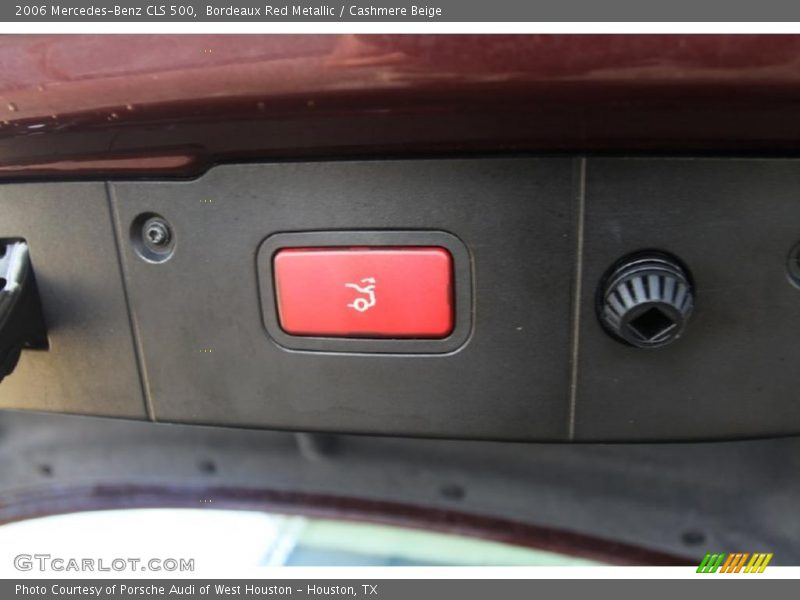 Bordeaux Red Metallic / Cashmere Beige 2006 Mercedes-Benz CLS 500