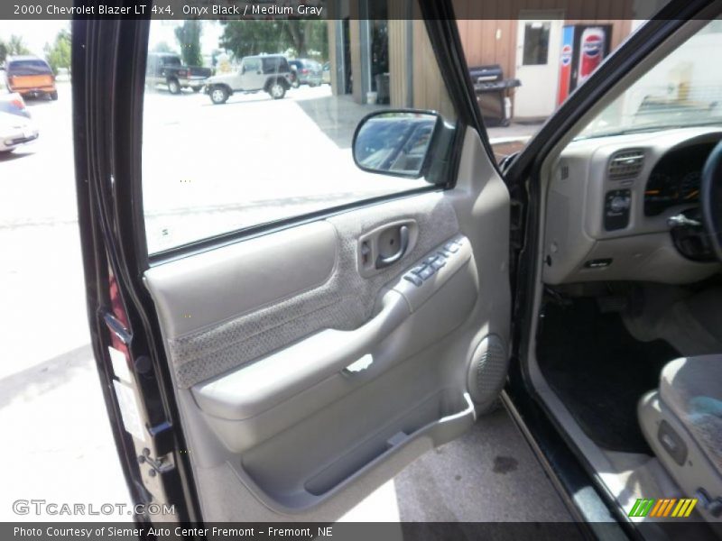 Onyx Black / Medium Gray 2000 Chevrolet Blazer LT 4x4