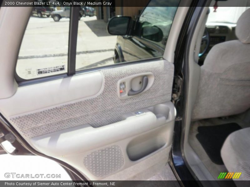 Onyx Black / Medium Gray 2000 Chevrolet Blazer LT 4x4
