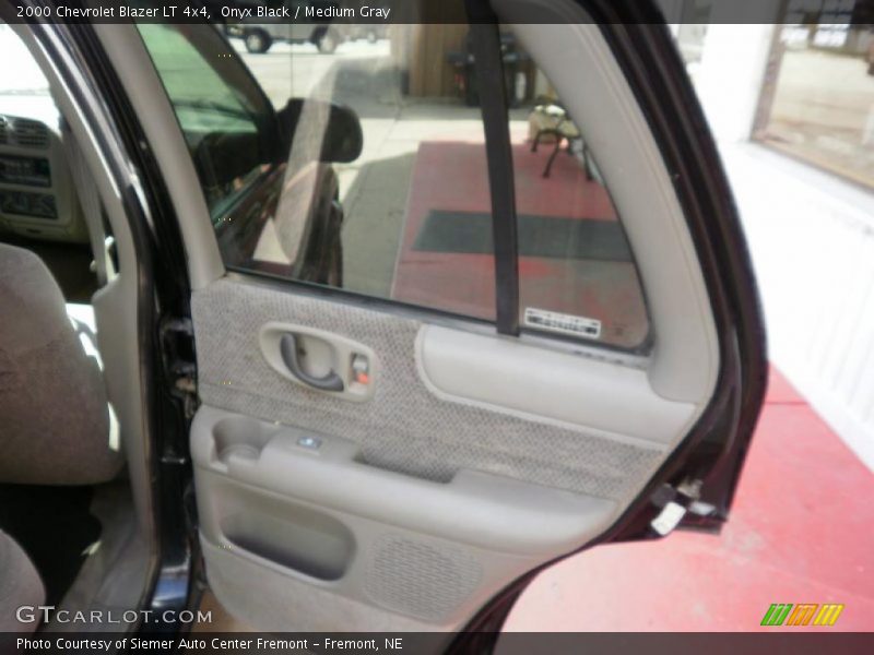 Onyx Black / Medium Gray 2000 Chevrolet Blazer LT 4x4