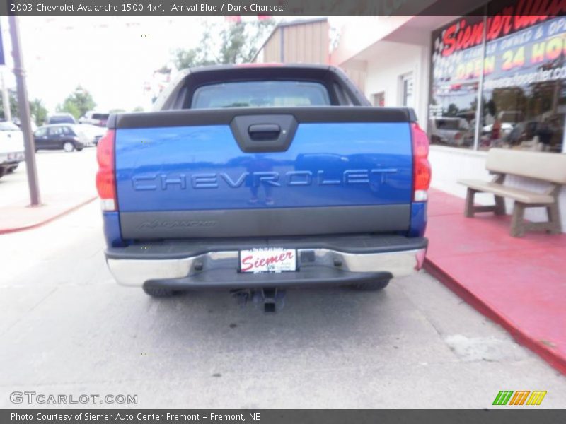 Arrival Blue / Dark Charcoal 2003 Chevrolet Avalanche 1500 4x4