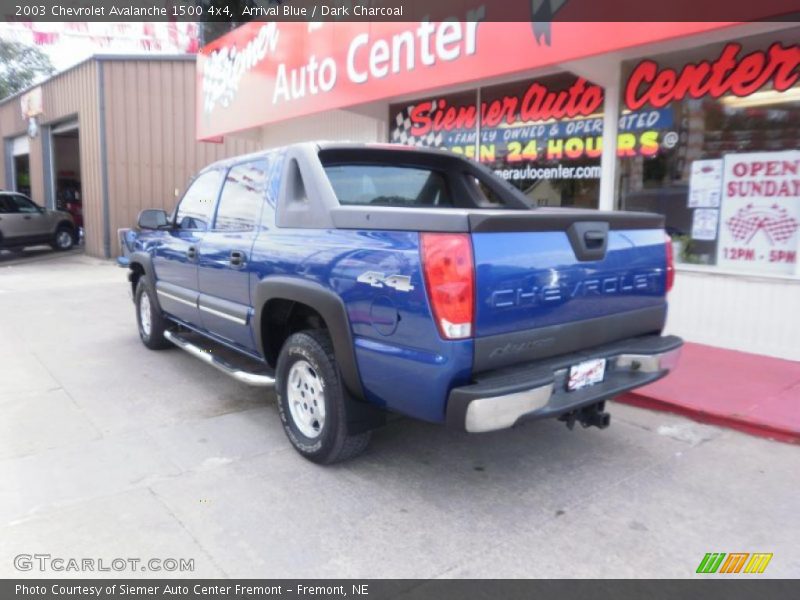 Arrival Blue / Dark Charcoal 2003 Chevrolet Avalanche 1500 4x4