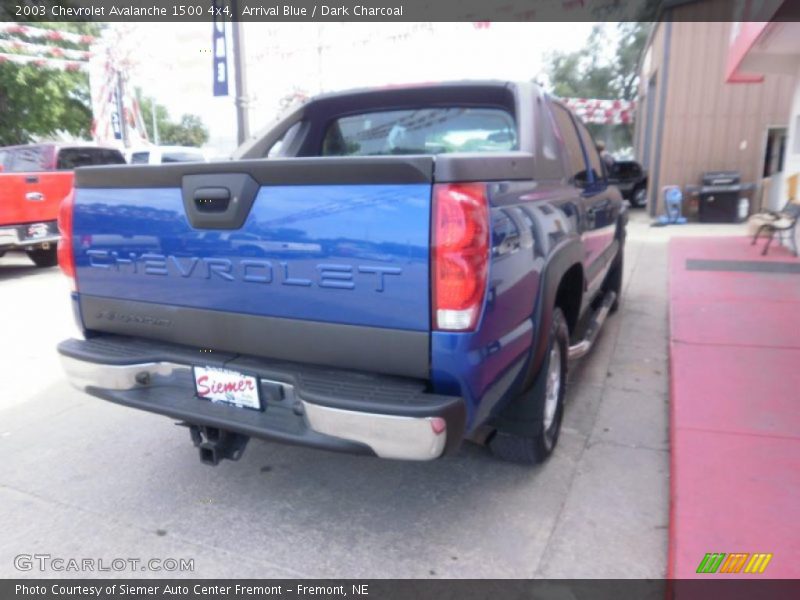 Arrival Blue / Dark Charcoal 2003 Chevrolet Avalanche 1500 4x4