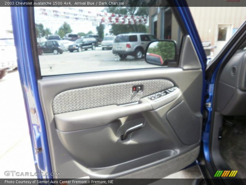 Arrival Blue / Dark Charcoal 2003 Chevrolet Avalanche 1500 4x4