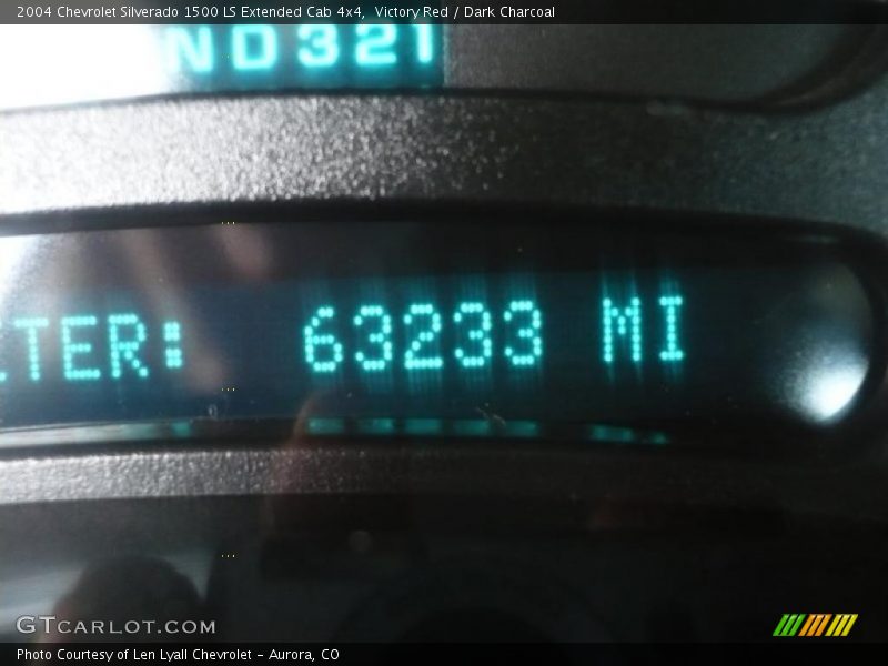 Victory Red / Dark Charcoal 2004 Chevrolet Silverado 1500 LS Extended Cab 4x4