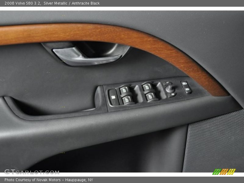 Silver Metallic / Anthracite Black 2008 Volvo S80 3.2