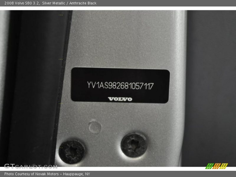 Silver Metallic / Anthracite Black 2008 Volvo S80 3.2