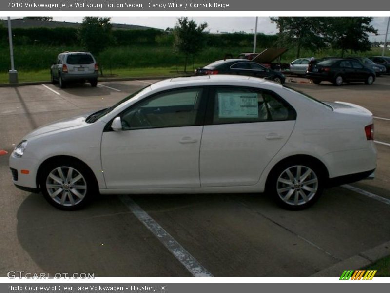 Candy White / Cornsilk Beige 2010 Volkswagen Jetta Wolfsburg Edition Sedan