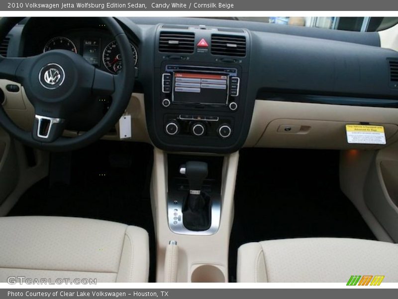 Candy White / Cornsilk Beige 2010 Volkswagen Jetta Wolfsburg Edition Sedan